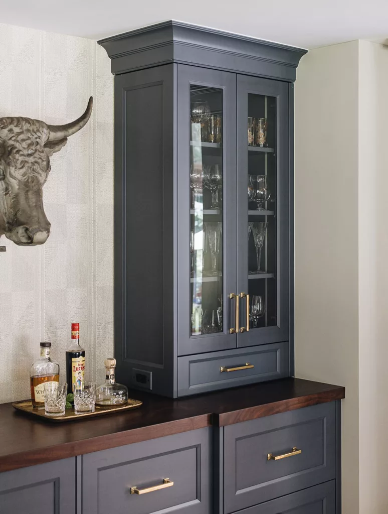 Tall cabinet